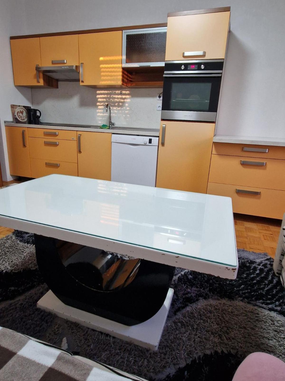 Apartma-Sobe Lejla Випава Экстерьер фото