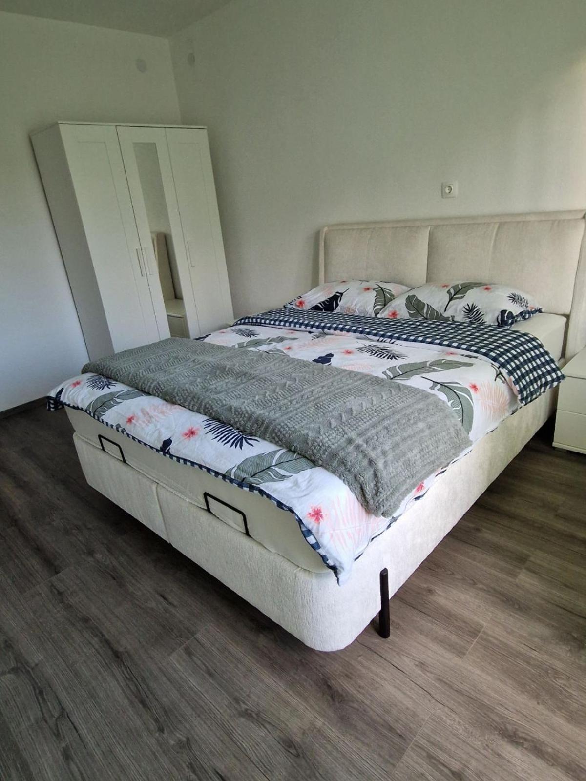 Apartma-Sobe Lejla Випава Экстерьер фото