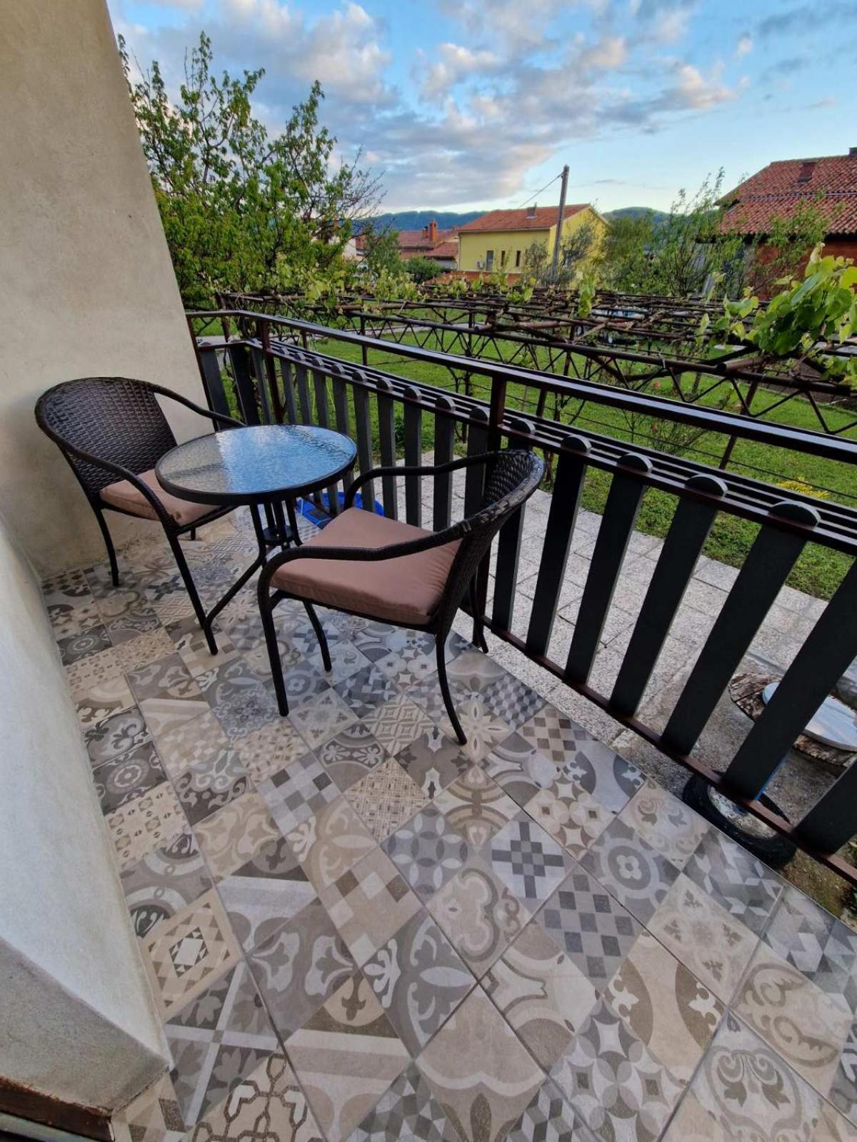 Apartma-Sobe Lejla Випава Экстерьер фото