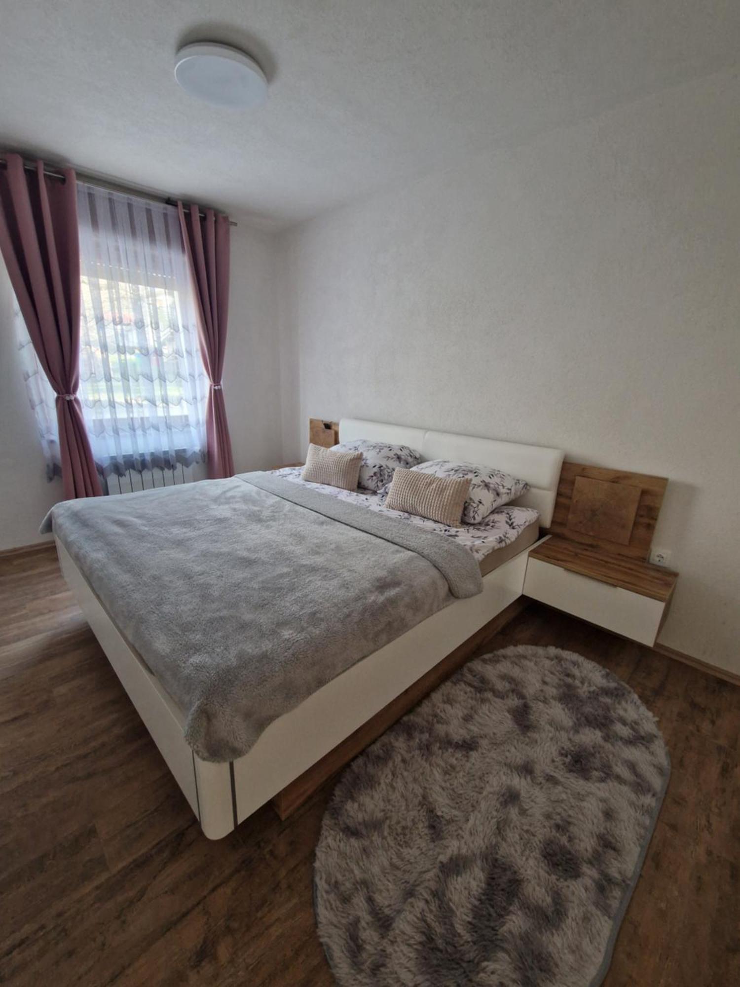 Apartma-Sobe Lejla Випава Экстерьер фото